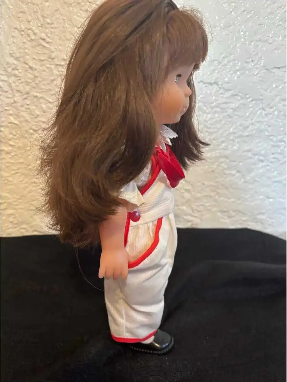 Corelle Doll Vintage Girl Brunette in Cute Outfit Blue/green Eyes W tag 14” EUC